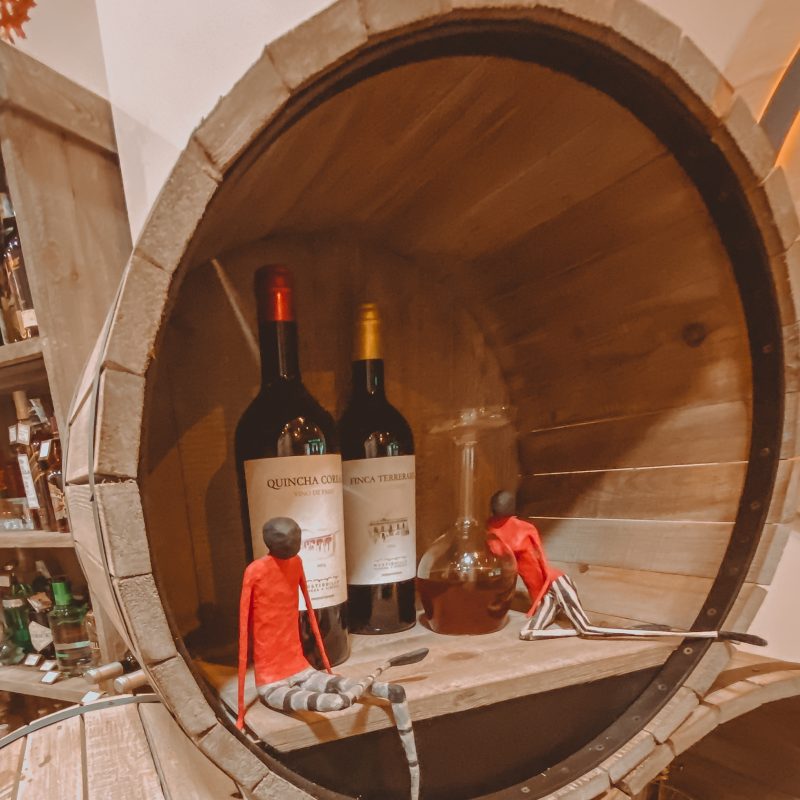 escaparate Vínyco. Vinos, eli y chevi